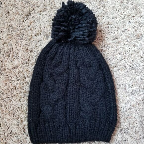 NWOT Cute winter hat - Picture 2 of 2